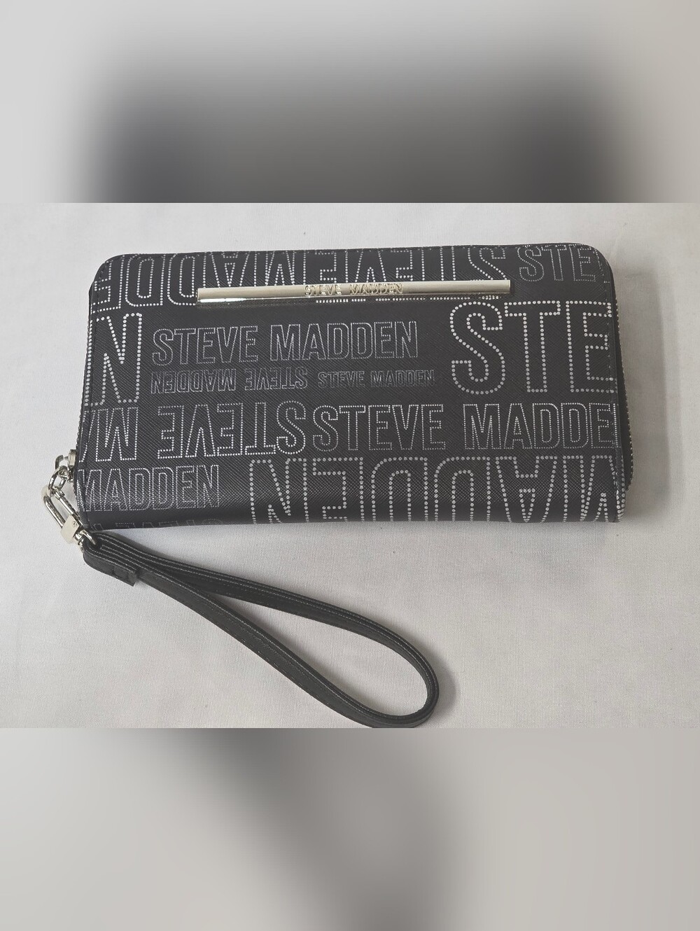 Steve Madden Zip Around Black Logo Wristlet/Clutch/Trifold Wallet